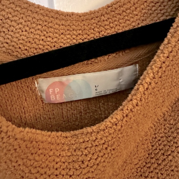 FREE PEOPLE / BEACH HAPPY PULL OVER - Picture 4 of 7